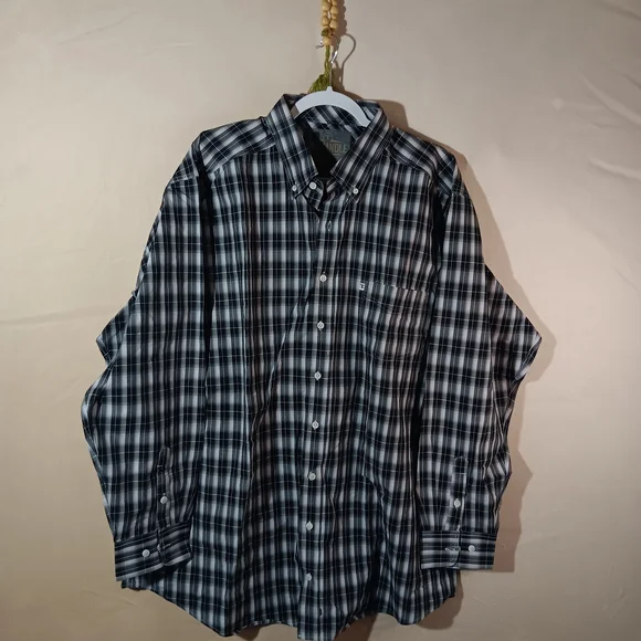 Classic🪞 Black and White Plaid Button-Down Shirt - Picture 1 of 6